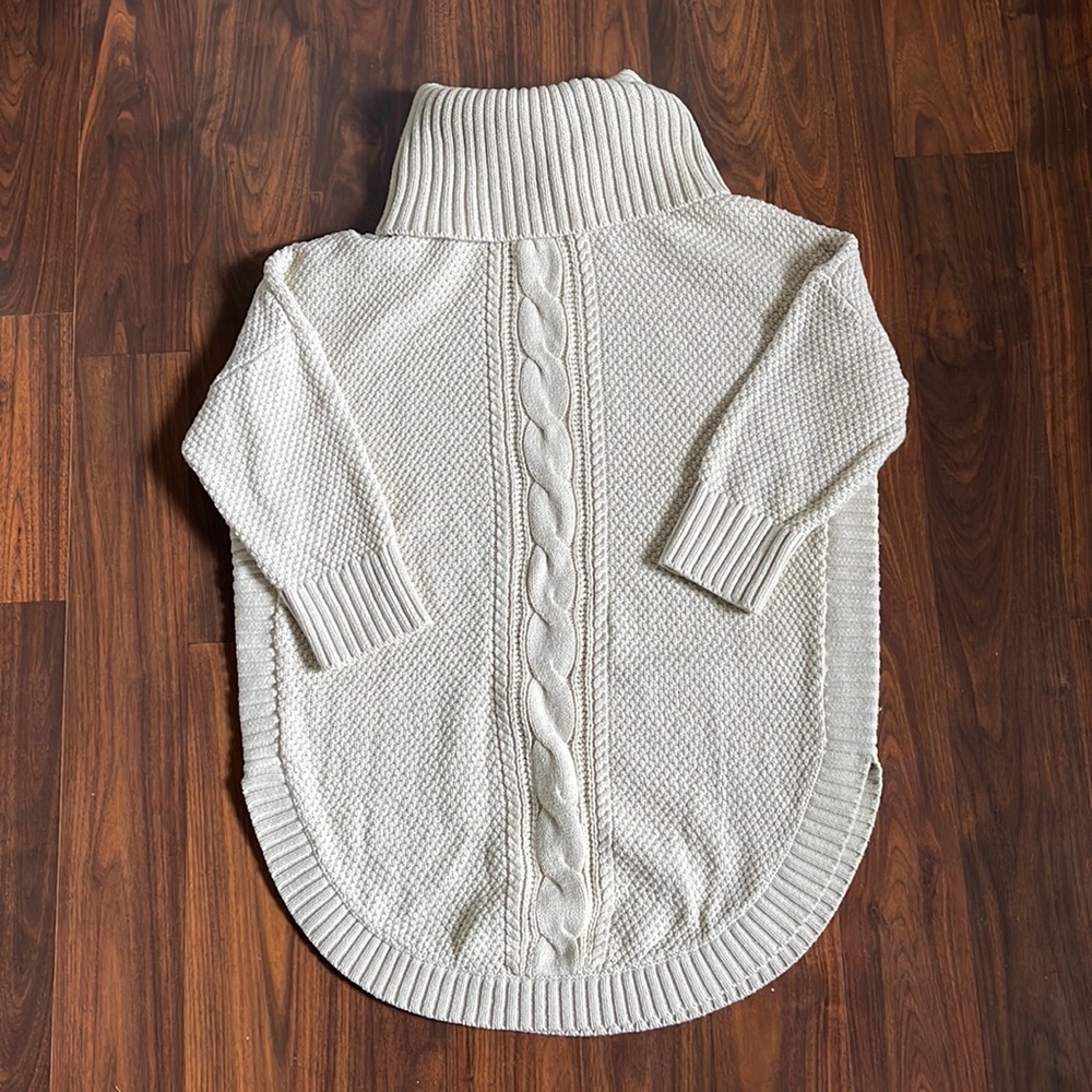 Express Turtleneck Cable 3/4 sleeve sweater, size small, light cream color